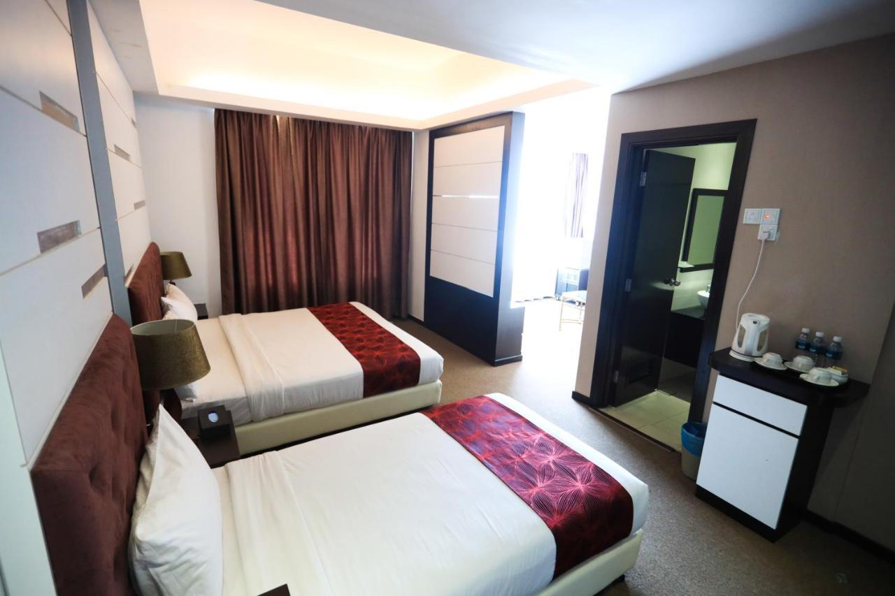 Paradise Spa Hotel Port Dickson Exterior photo