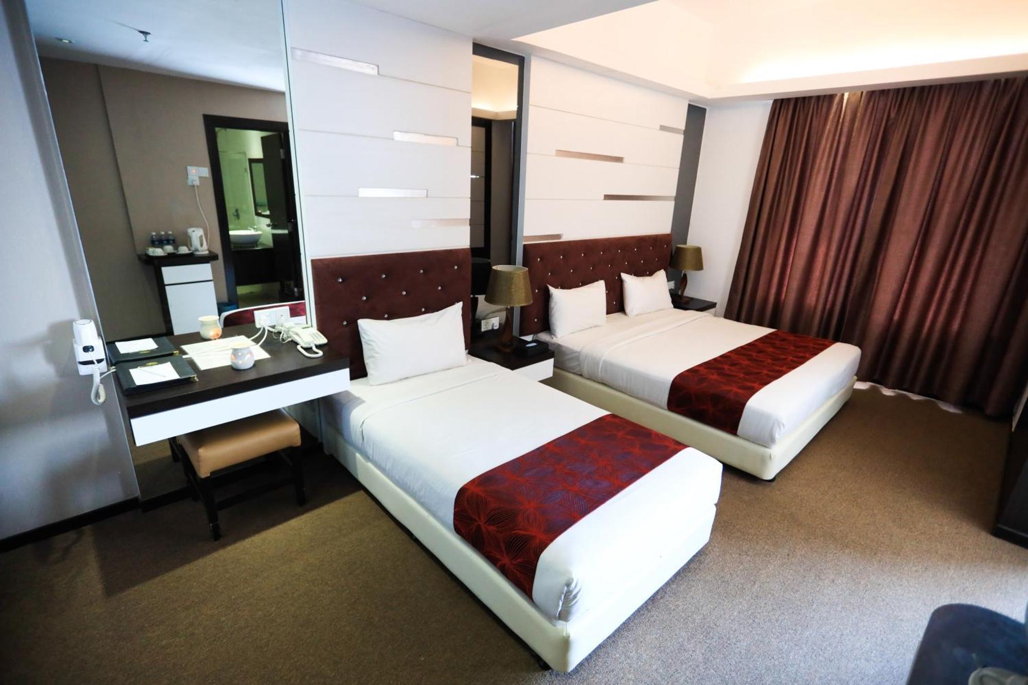 Paradise Spa Hotel Port Dickson Exterior photo