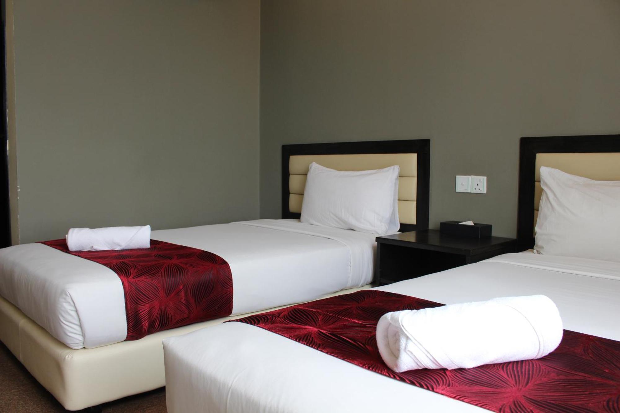 Paradise Spa Hotel Port Dickson Exterior photo
