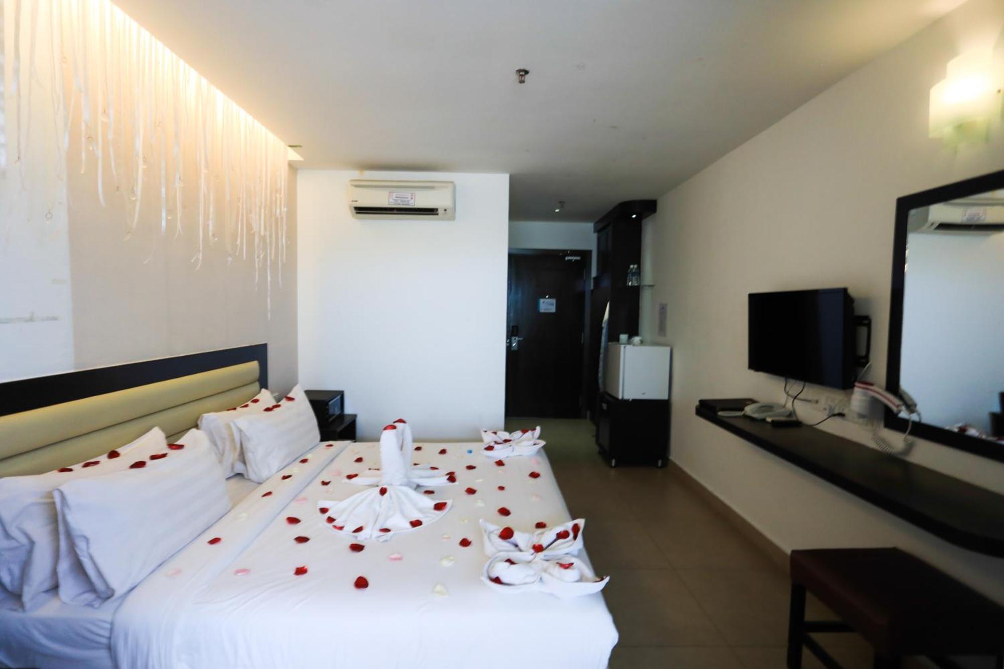 Paradise Spa Hotel Port Dickson Exterior photo